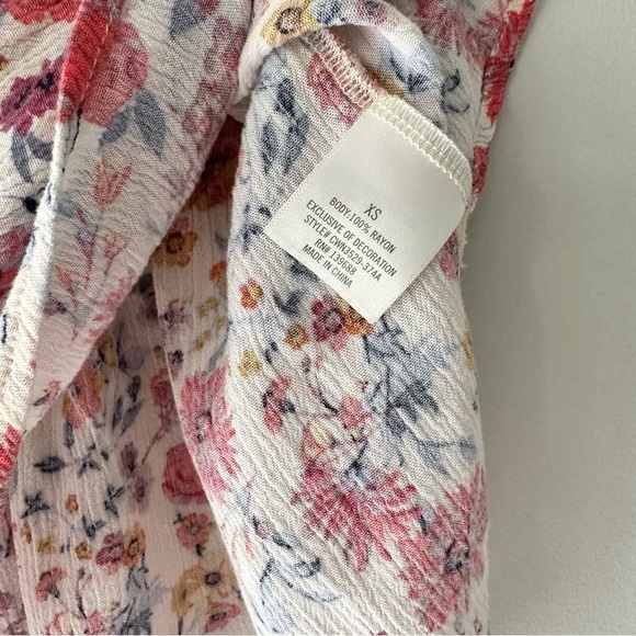 Francesca’s Collections Blue Rain Quincy Flower Printed Blouse - Picture 5 of 8